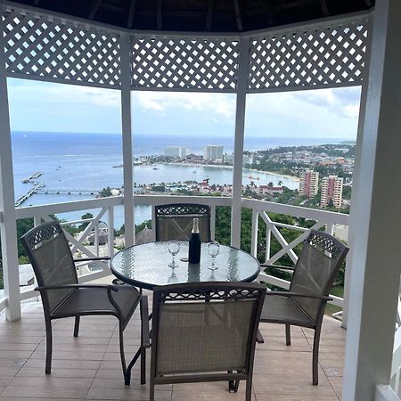 Oceanbreeze Jamaica Penthouse, 7-Minute Walk To Beach Ocho Rios Luaran gambar