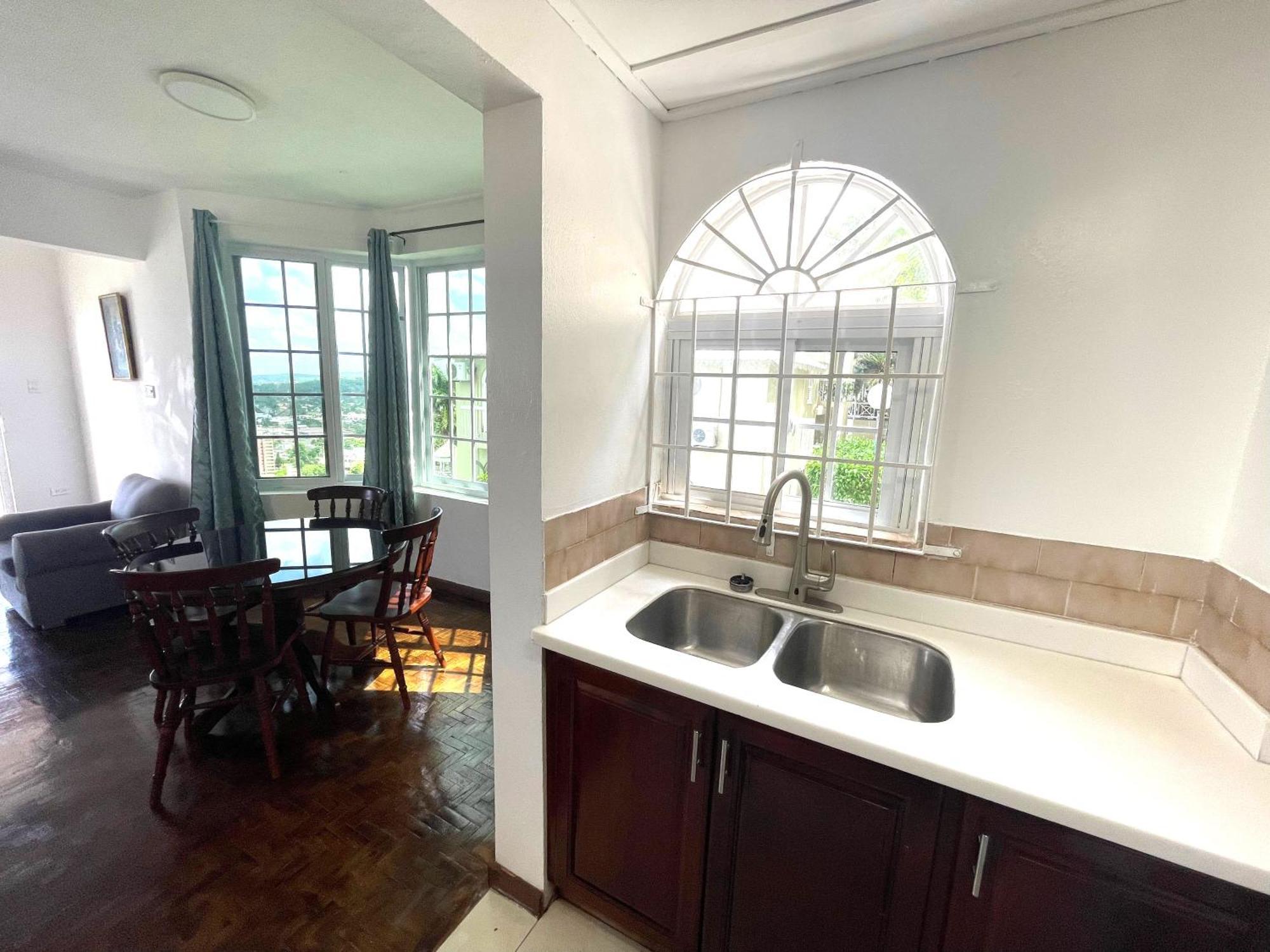 Oceanbreeze Jamaica Penthouse, 7-Minute Walk To Beach Ocho Rios Luaran gambar