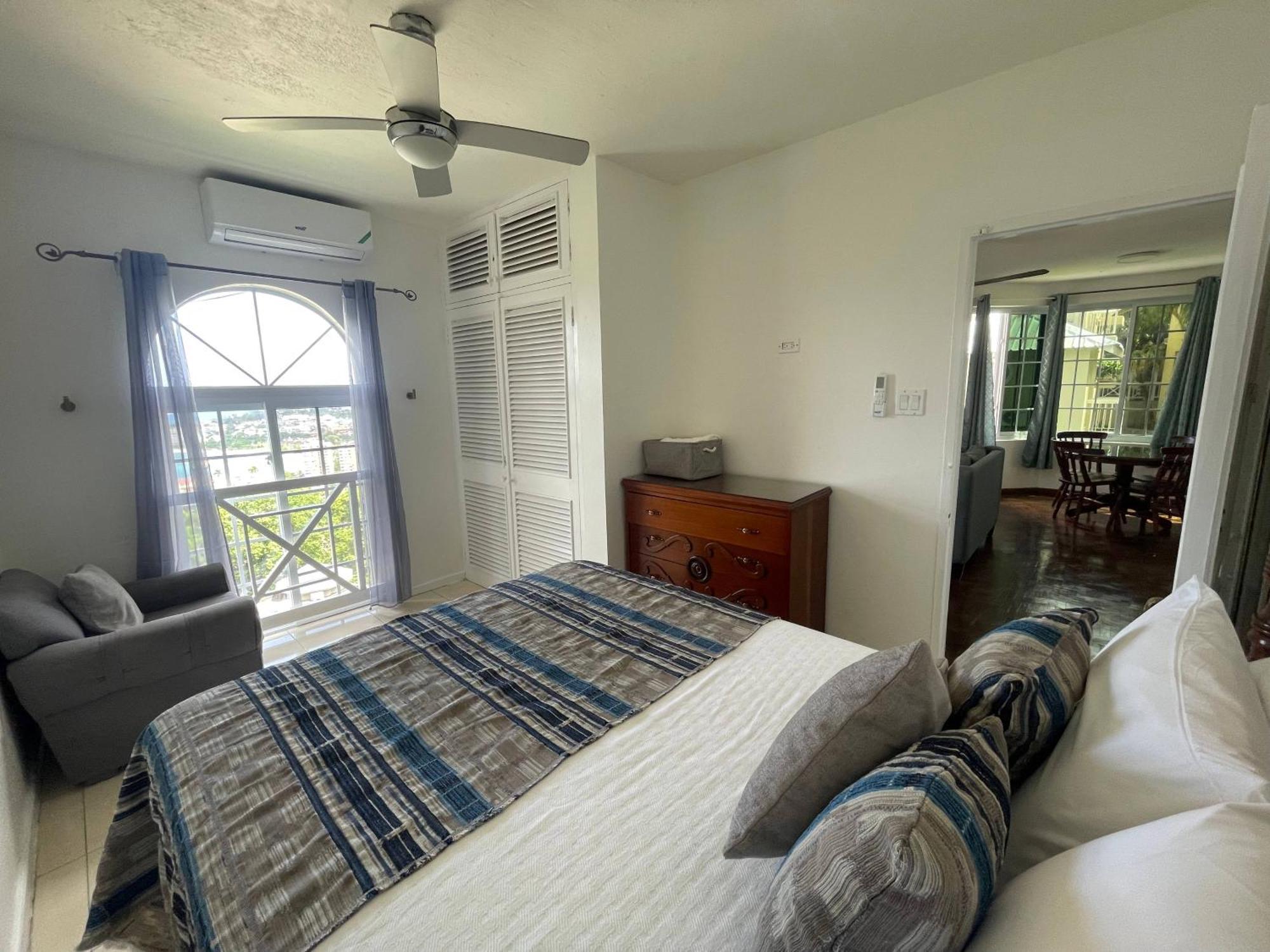 Oceanbreeze Jamaica Penthouse, 7-Minute Walk To Beach Ocho Rios Luaran gambar
