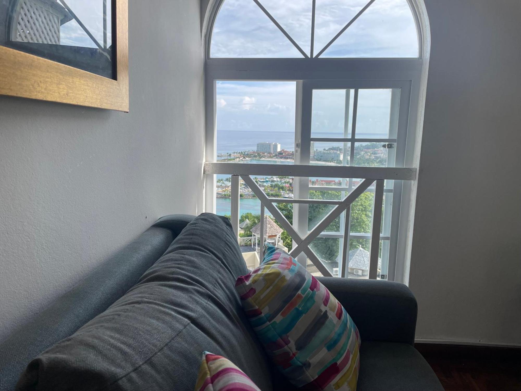 Oceanbreeze Jamaica Penthouse, 7-Minute Walk To Beach Ocho Rios Luaran gambar